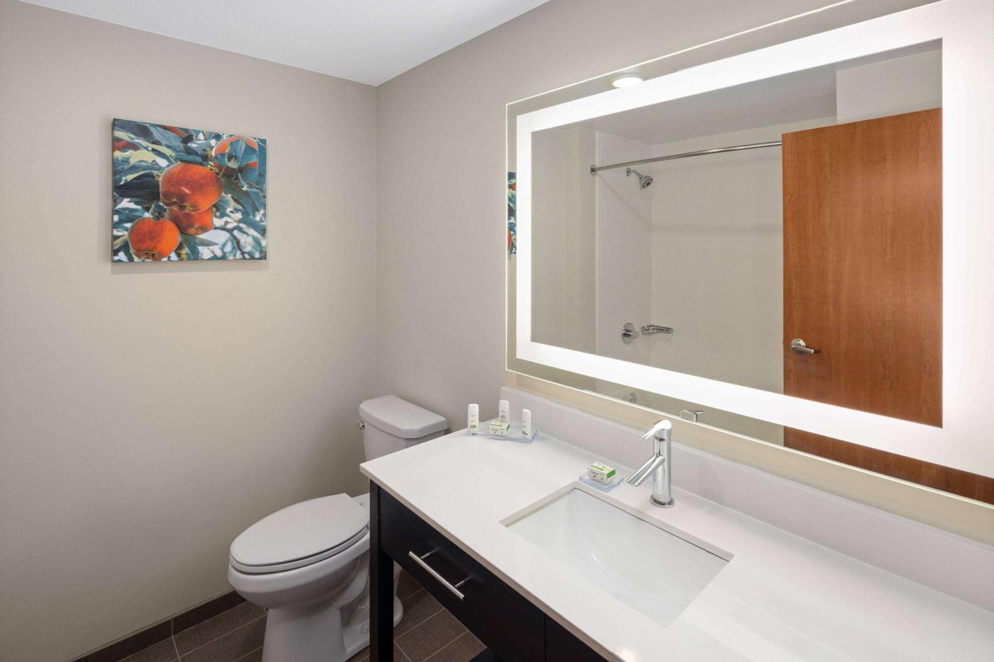La Quinta Inn & Suites By Wyndham Wenatchee Ngoại thất bức ảnh