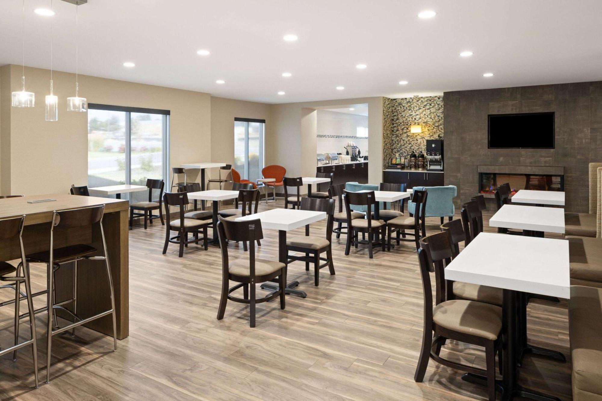 La Quinta Inn & Suites By Wyndham Wenatchee Ngoại thất bức ảnh