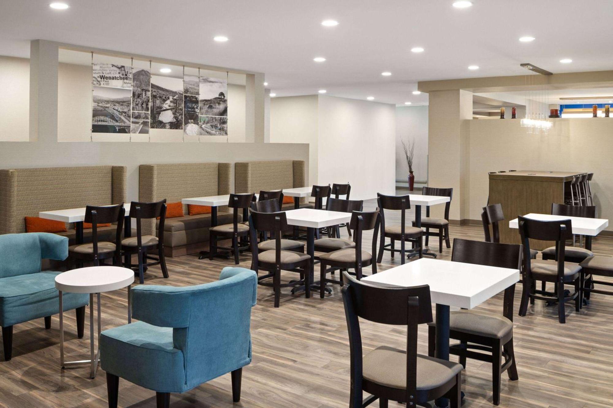 La Quinta Inn & Suites By Wyndham Wenatchee Ngoại thất bức ảnh