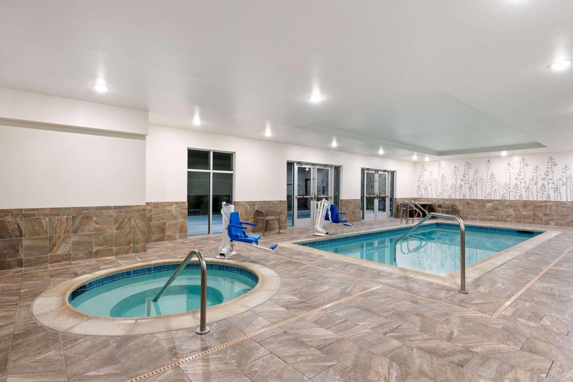La Quinta Inn & Suites By Wyndham Wenatchee Ngoại thất bức ảnh