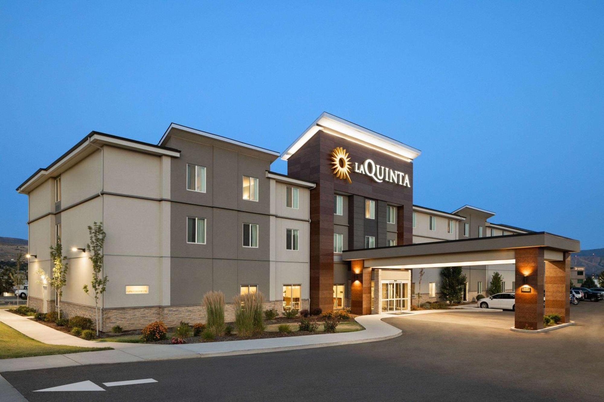 La Quinta Inn & Suites By Wyndham Wenatchee Ngoại thất bức ảnh