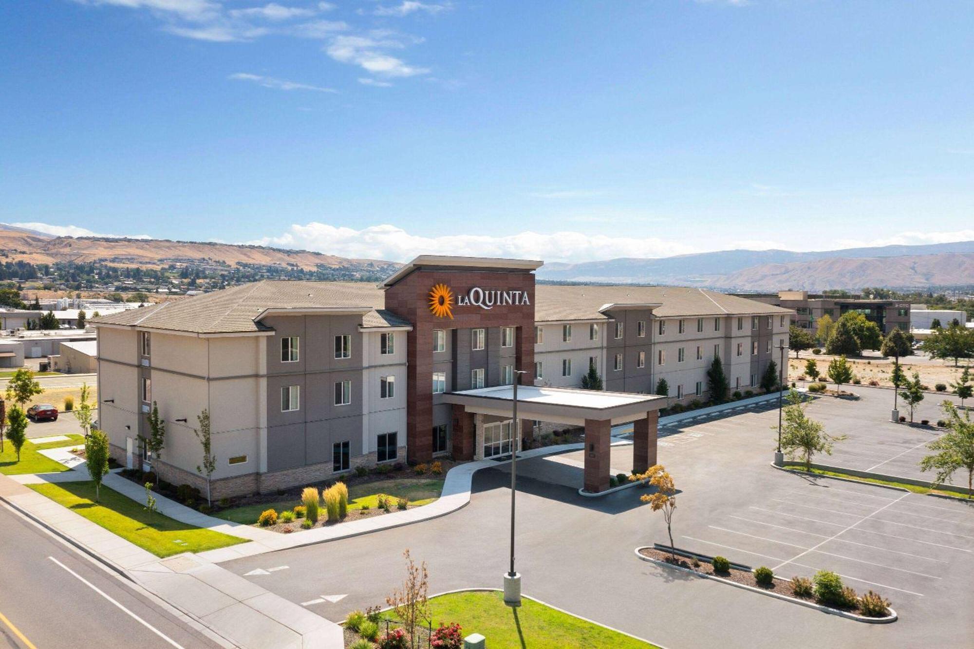 La Quinta Inn & Suites By Wyndham Wenatchee Ngoại thất bức ảnh